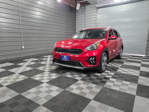 Blue 2022 Kia Niro LXS for sale in Sykesville, MD