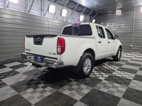 More photos of 2017 Nissan Frontier SV V6 4WD Crew Cab Pickup Truck w/Value Pkg at Trust Auto, MD