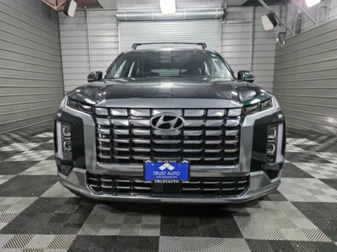 Photos of 2025 Hyundai Palisade Calligraphy Night Edition for sale in Sykesville, MD at Trust Auto