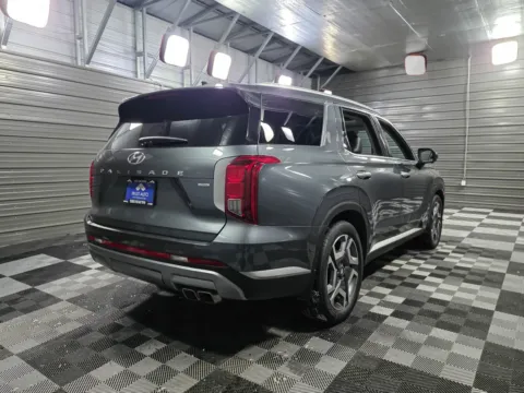 More photos of 2023 Hyundai Palisade SEL AWD 7-Passenger SUV w/Premium Pkg at Trust Auto, MD
