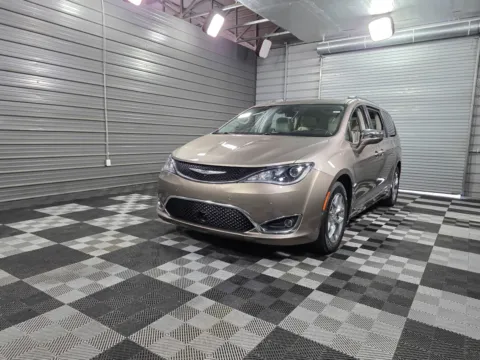 Silver 2017 Chrysler Pacifica Limited for sale in Sykesville, MD