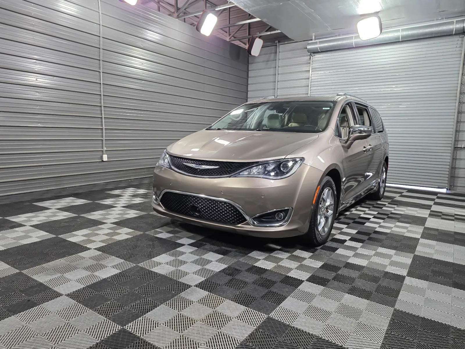 Silver 2017 Chrysler Pacifica Limited for sale in Sykesville, MD