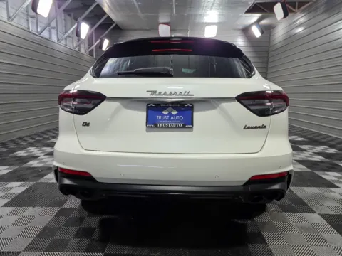 More photos of 2021 Maserati Levante at Trust Auto, MD