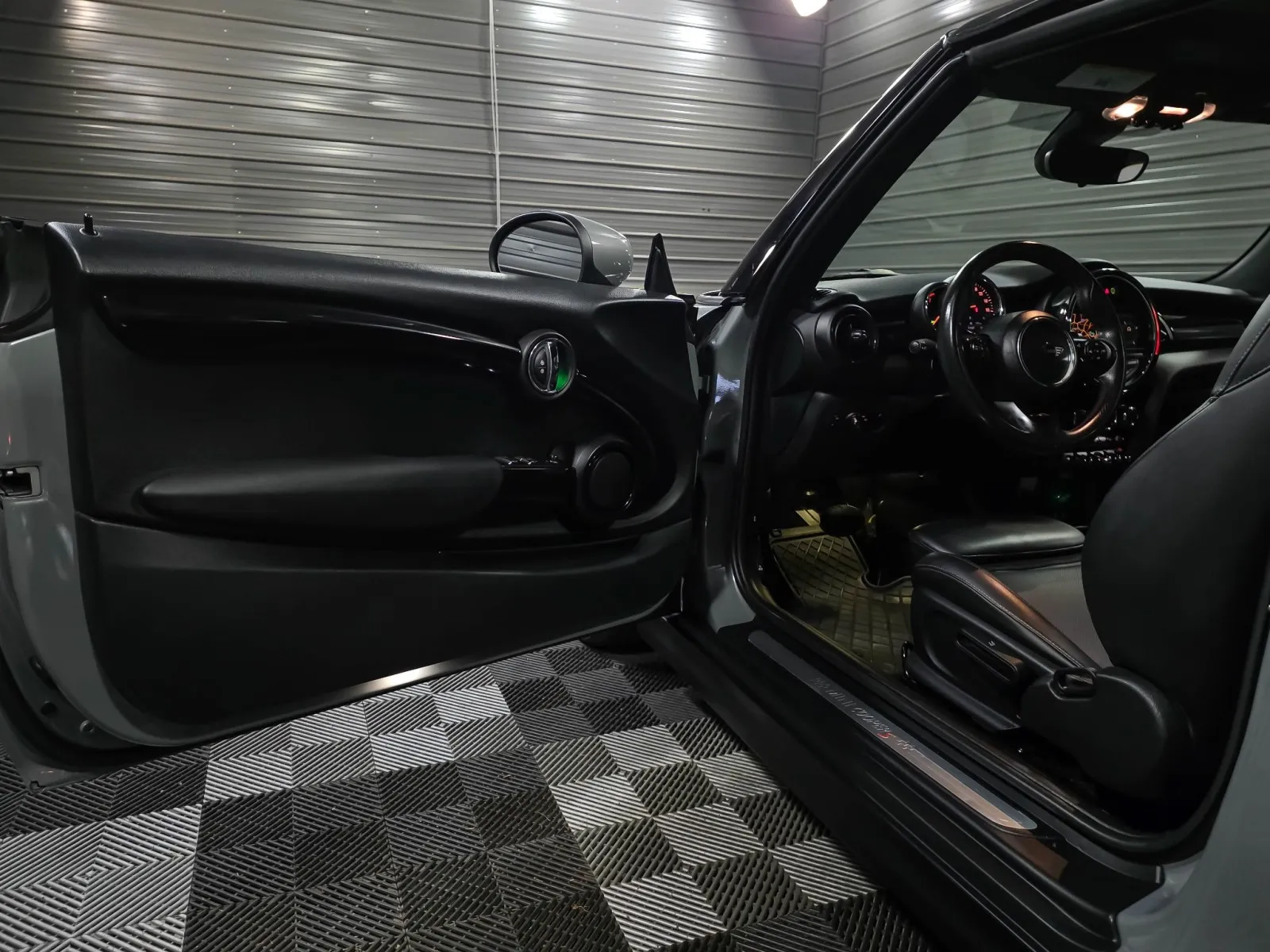 2020 MINI Convertible S - Photo 29