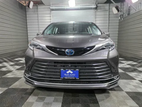 Photos of 2021 Toyota Sienna Platinum for sale in Sykesville, MD at Trust Auto