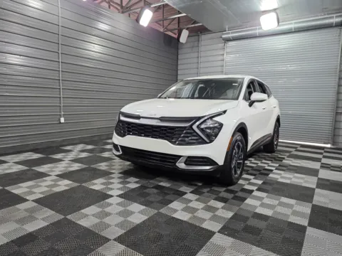 Blue 2023 Kia Sportage Hybrid LX for sale in Sykesville, MD