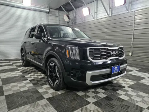 Another view of 2023 Kia Telluride S for sale in Sykesville, MD at Trust Auto