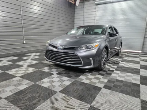 Red 2018 Toyota Avalon Hybrid Limited for sale in Sykesville, MD