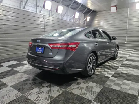 More photos of 2018 Toyota Avalon Hybrid Limited at Trust Auto, MD