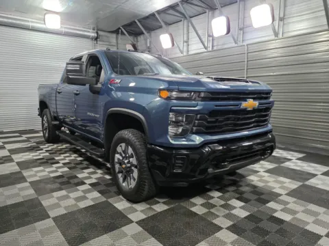 More photos of 2024 Chevrolet Silverado 2500HD Custom 4WD Crew Cab 6-Pass Duramax Diesel Pickup Truck w/Value Pkg at Trust Auto, MD