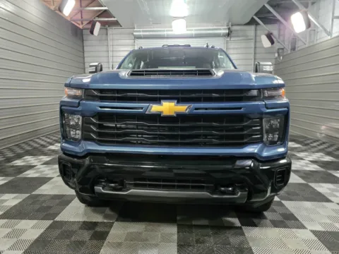 Another view of 2024 Chevrolet Silverado 2500HD Custom 4WD Crew Cab 6-Pass Duramax Diesel Pickup Truck w/Value Pkg for sale in Sykesville, MD at Trust Auto
