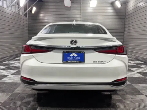 More photos of 2023 Lexus ES 300h Luxury at Trust Auto, MD