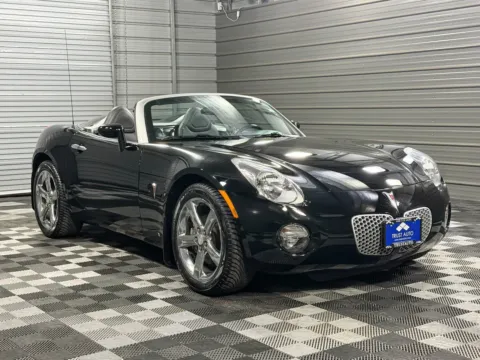 More photos of 2006 Pontiac Solstice Roadster 5-Speed Manual Soft-Top Coupe at Trust Auto, MD