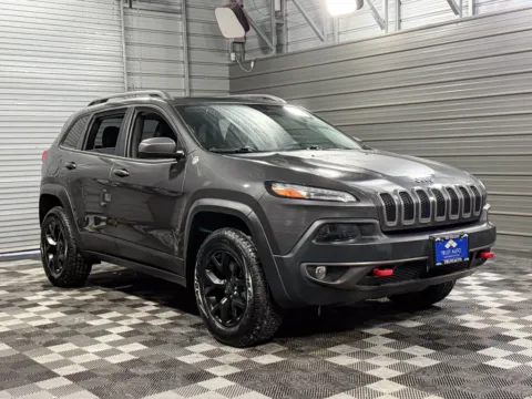 More photos of 2016 Jeep Cherokee Trailhawk 4WD SUV at Trust Auto, MD