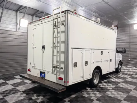 More photos of 2017 Chevrolet Express Commercial Cutaway 3500 at Trust Auto, MD