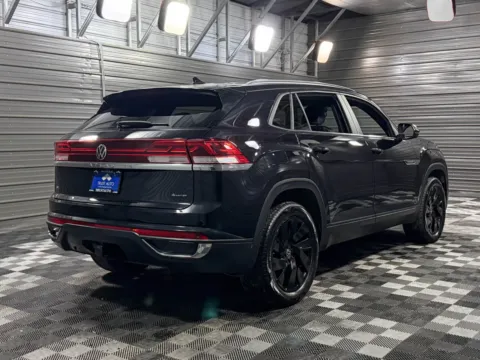 More photos of 2024 Volkswagen Atlas Cross Sport 2.0T SE w/Technology at Trust Auto, MD