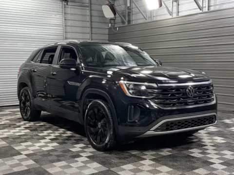 Another view of 2024 Volkswagen Atlas Cross Sport 2.0T SE w/Technology for sale in Sykesville, MD at Trust Auto