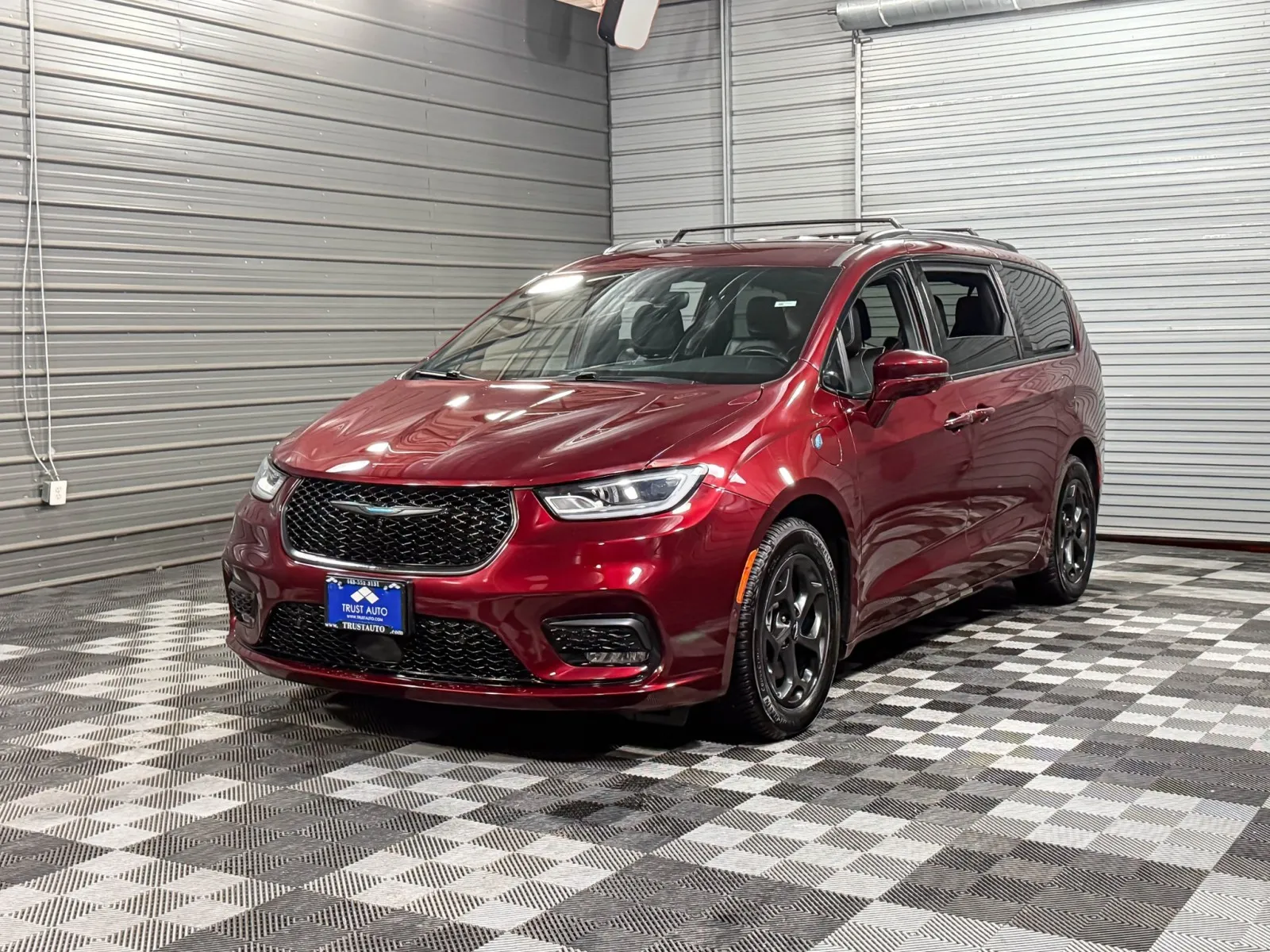 Red 2021 Chrysler Pacifica Hybrid Limited 7-Passenger Minivan/Van for sale in Sykesville, MD