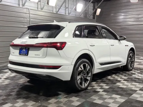 More photos of 2022 Audi e-tron Premium at Trust Auto, MD