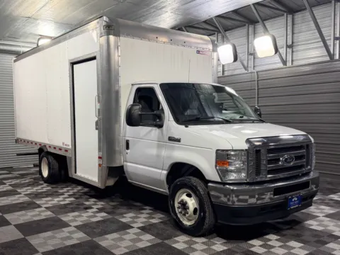 Another view of 2022 Ford E-Series Cutaway E-450 SD for sale in Sykesville, MD at Trust Auto