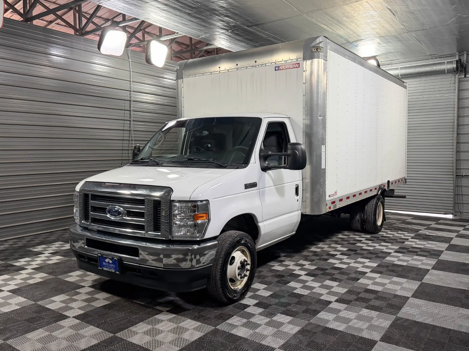 Gray 2022 Ford E-Series Cutaway E-450 SD for sale in Sykesville, MD