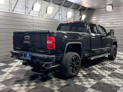 More photos of 2019 GMC Sierra 2500HD Denali at Trust Auto, MD