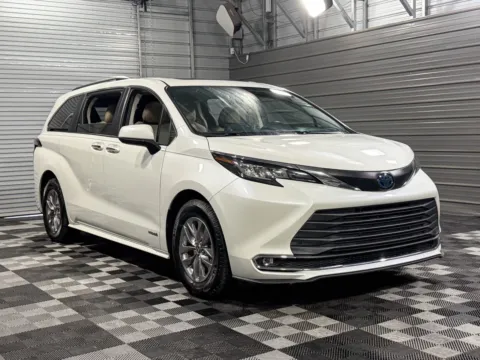 Another view of 2021 Toyota Sienna XLE for sale in Sykesville, MD at Trust Auto