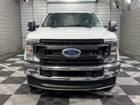 Photos of 2022 Ford Super Duty F-250 SRW Platinum for sale in Sykesville, MD at Trust Auto