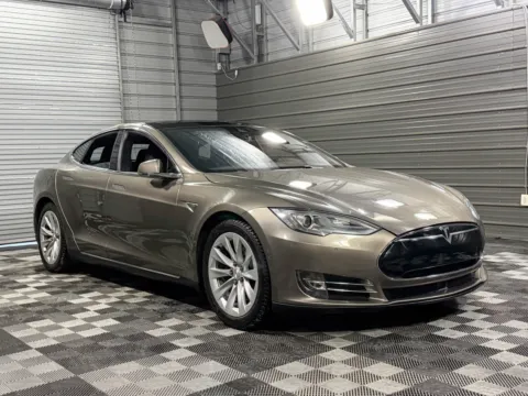 More photos of 2015 Tesla Model S 85 kWh Battery Electric Sedan w/Autopilot Capability at Trust Auto, MD