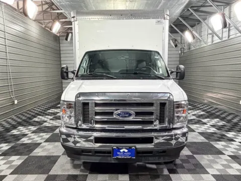 Another view of 2021 Ford E-Series Chassis E-450 Super Duty 176 Cutaway RWD for sale in Sykesville, MD at Trust Auto