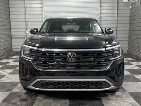 Another view of 2024 Volkswagen Atlas Cross Sport 2.0T SE 4MOTION AWD SUV w/Technology for sale in Sykesville, MD at Trust Auto