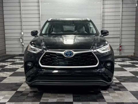 Photos of 2023 Toyota Highlander Hybrid Bronze Edition for sale in Sykesville, MD at Trust Auto
