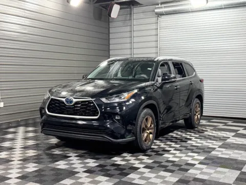 Gray 2023 Toyota Highlander Hybrid Bronze Edition for sale in Sykesville, MD