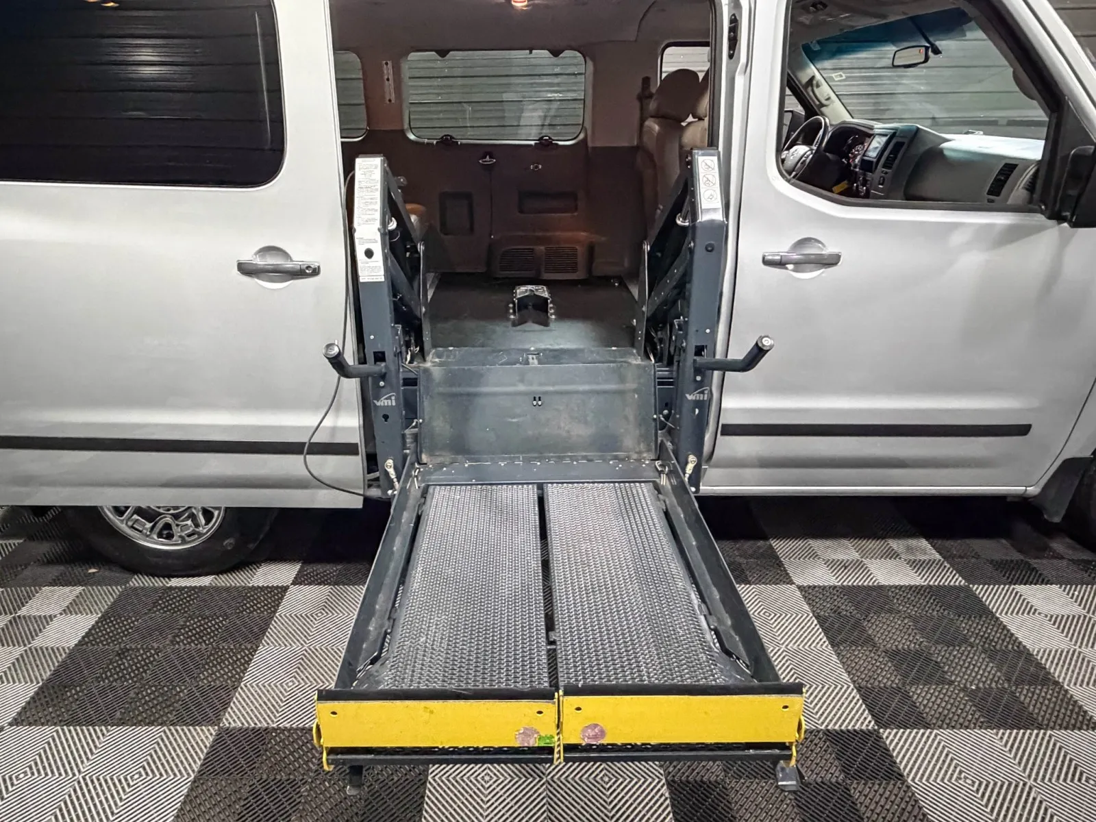 2019 Nissan NV Passenger SL - Photo 11