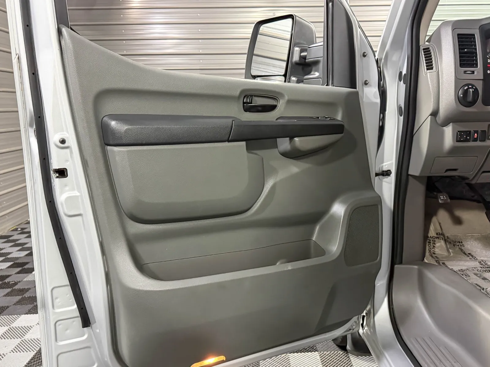 2019 Nissan NV Passenger SL - Photo 39