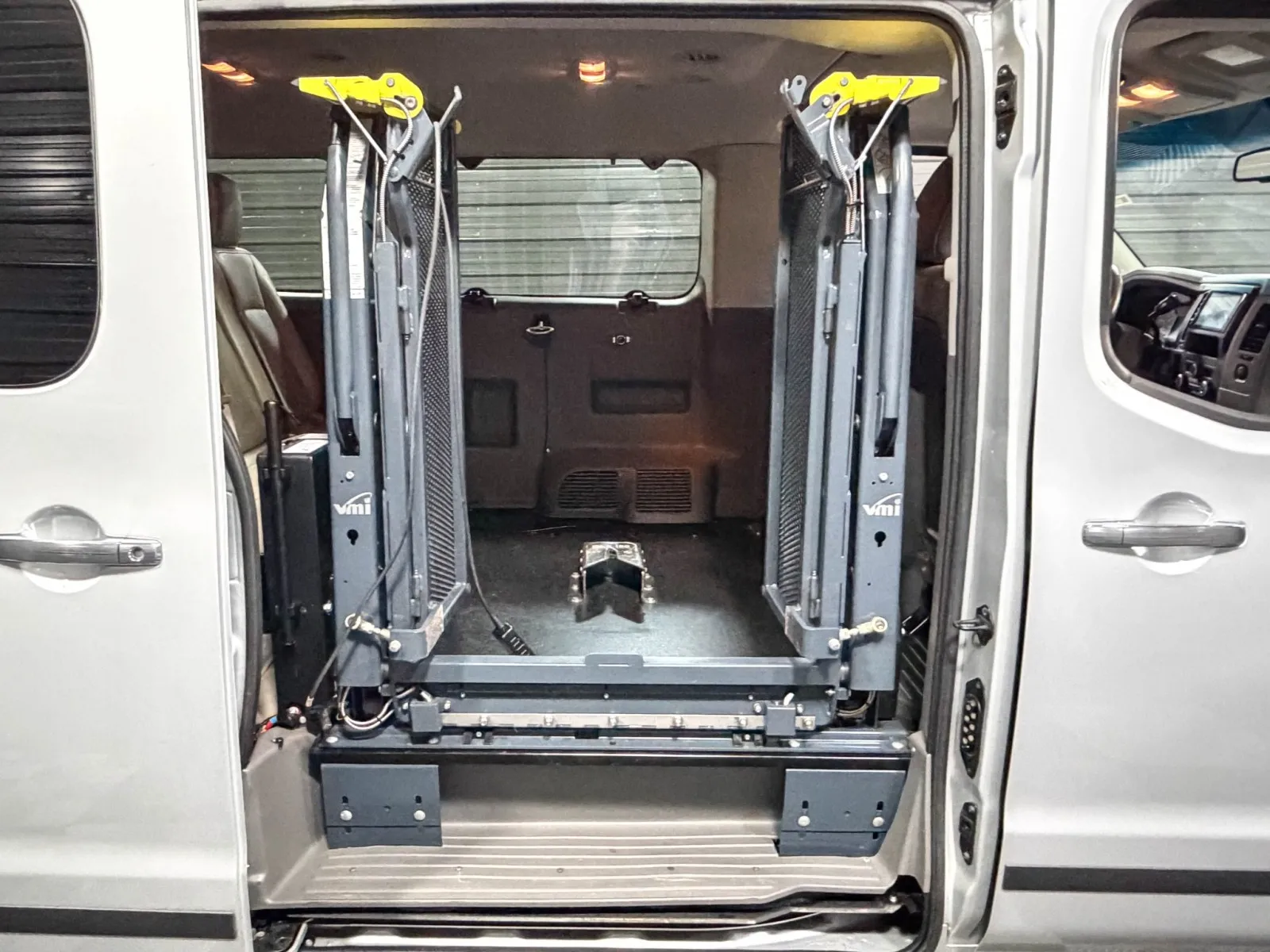 2019 Nissan NV Passenger SL - Photo 15