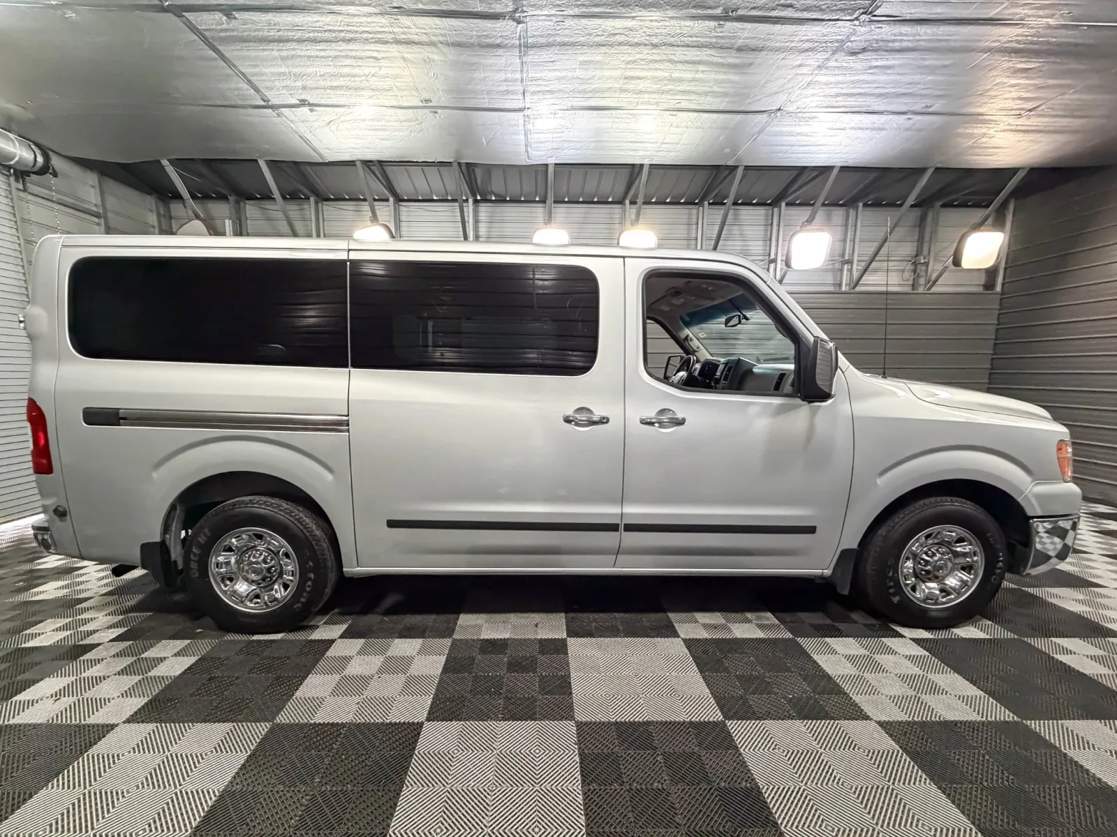 2019 Nissan NV Passenger SL - Photo 9