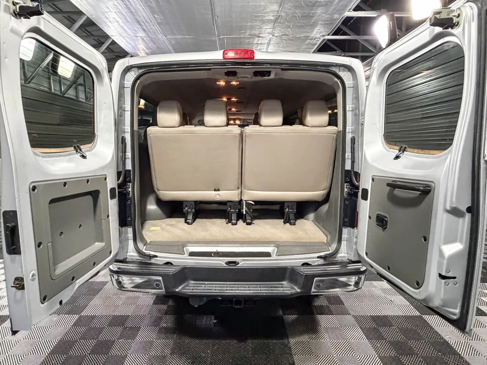 2019 Nissan NV Passenger SL - Photo 14