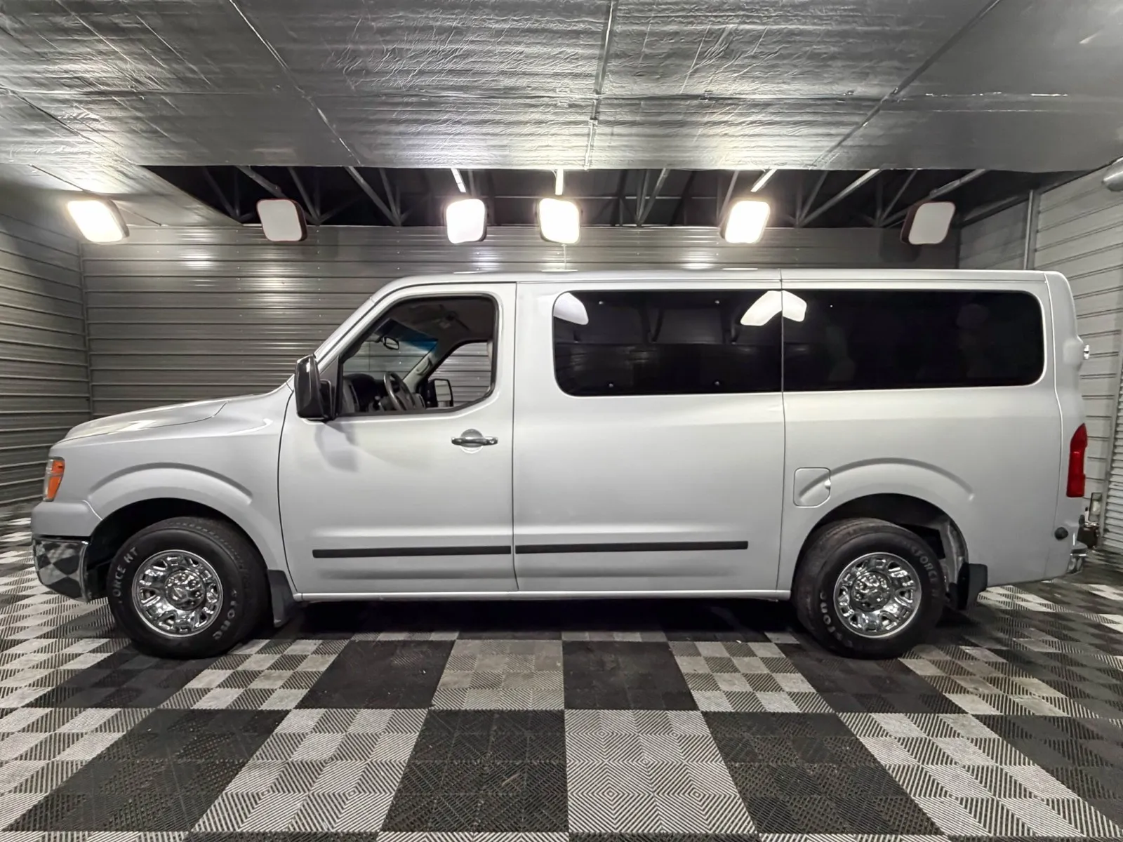 2019 Nissan NV Passenger SL - Photo 8
