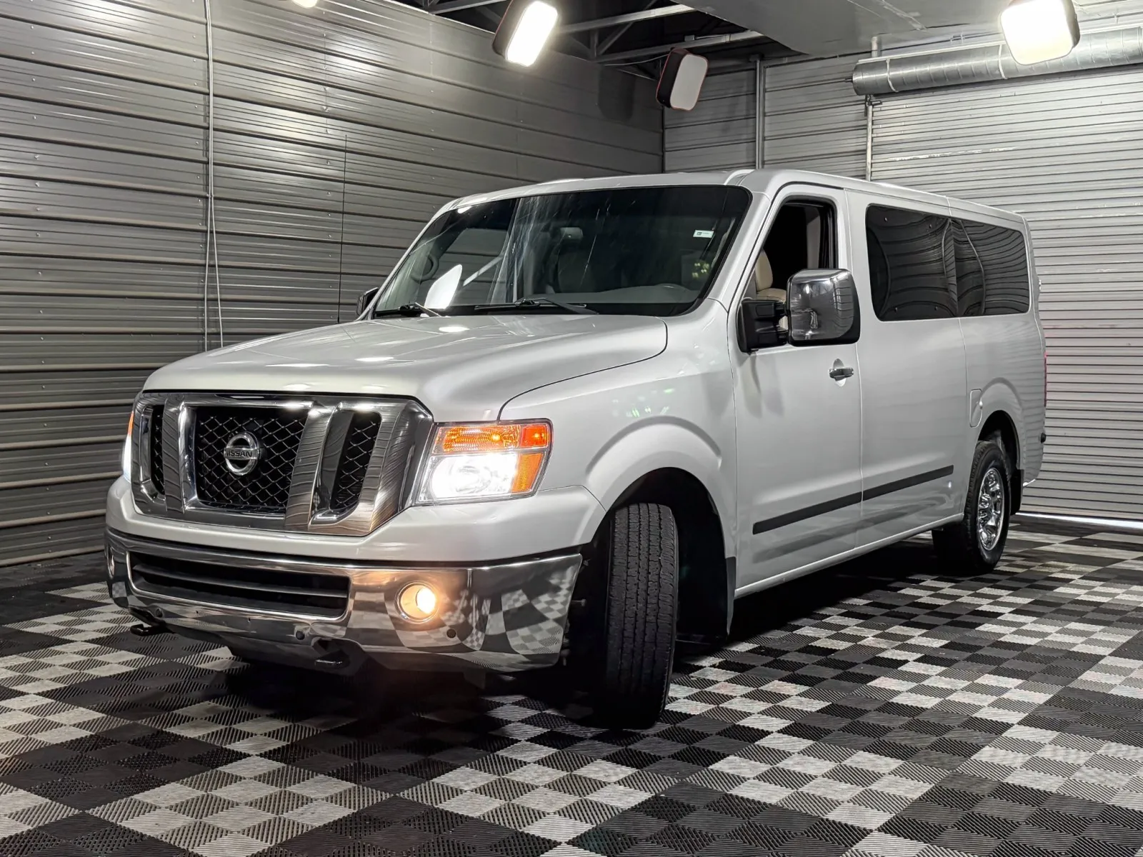 2019 Nissan NV Passenger SL - Photo 44