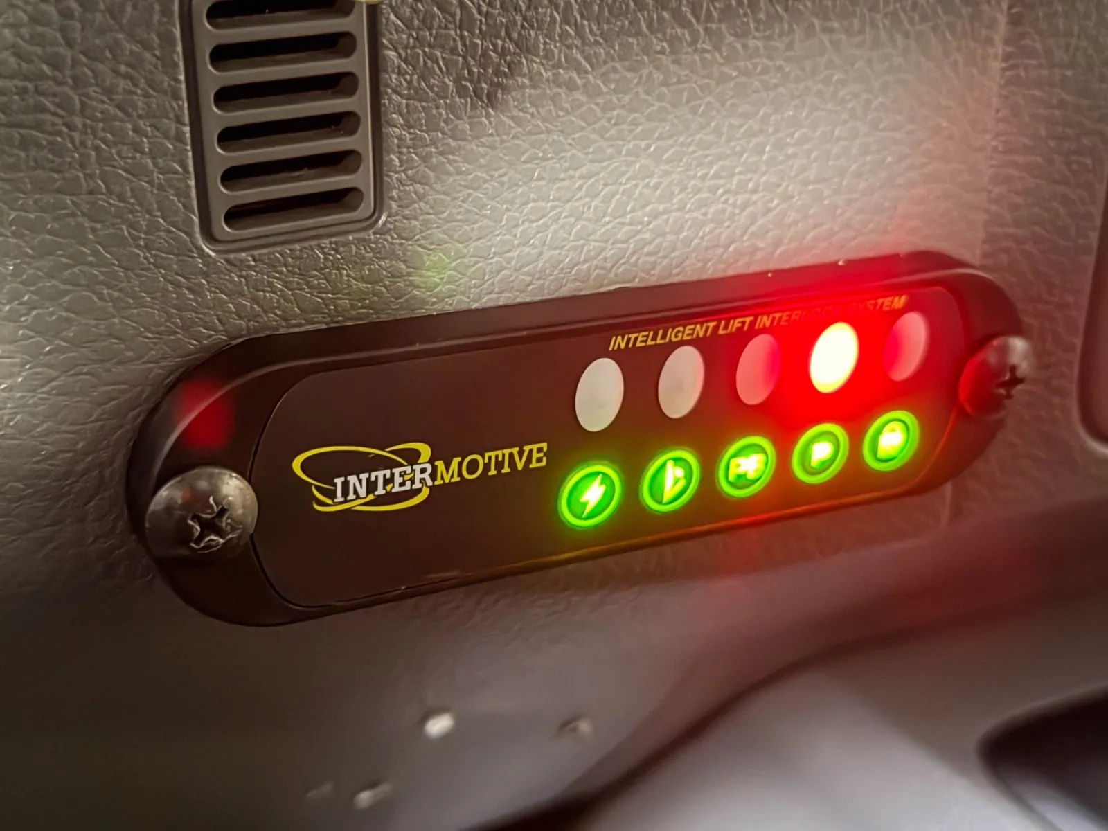 2019 Nissan NV Passenger SL - Photo 29