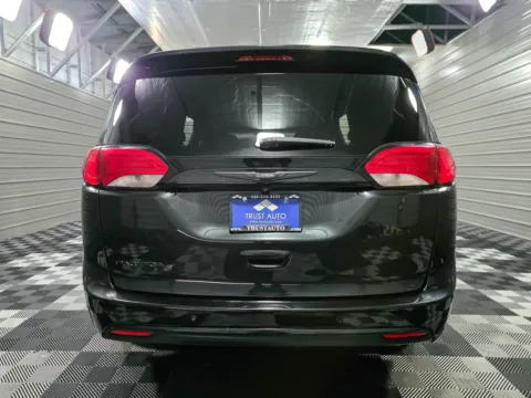 More photos of 2020 Chrysler Pacifica Touring at Trust Auto, MD