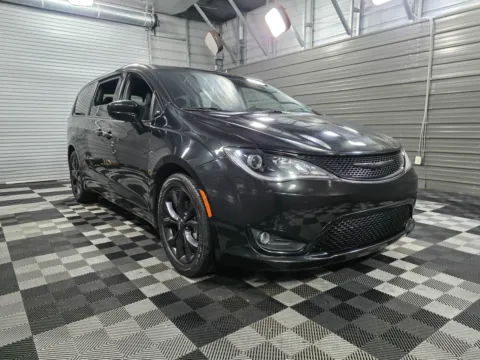 Another view of 2020 Chrysler Pacifica Touring for sale in Sykesville, MD at Trust Auto