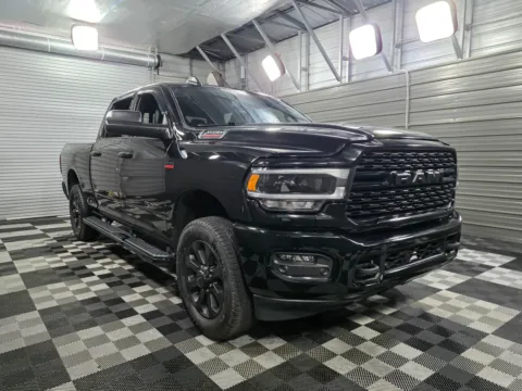 More photos of 2022 Ram 3500 SRW Big Horn 4WD Crew Cab Hemi Pickup Truck w/Night Edition at Trust Auto, MD