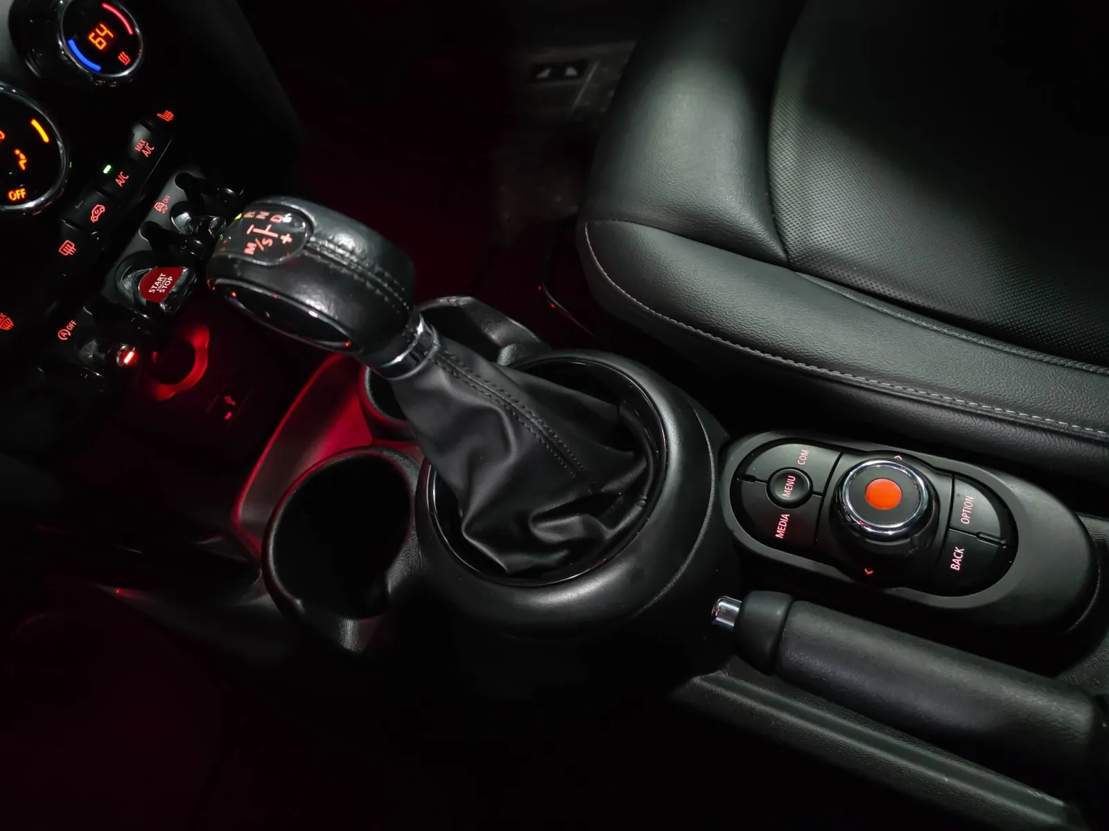 2019 MINI Hardtop 4 Door - Photo 27