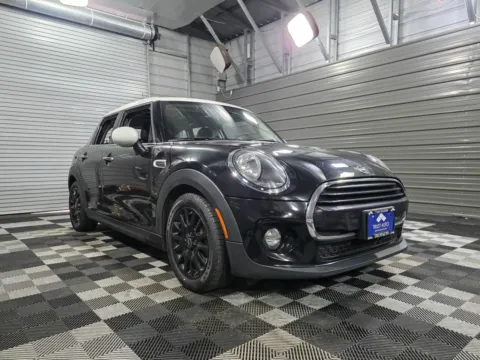 More photos of 2019 MINI Hardtop 4 Door Cooper S Hatchback w/Signature Trim at Trust Auto, MD