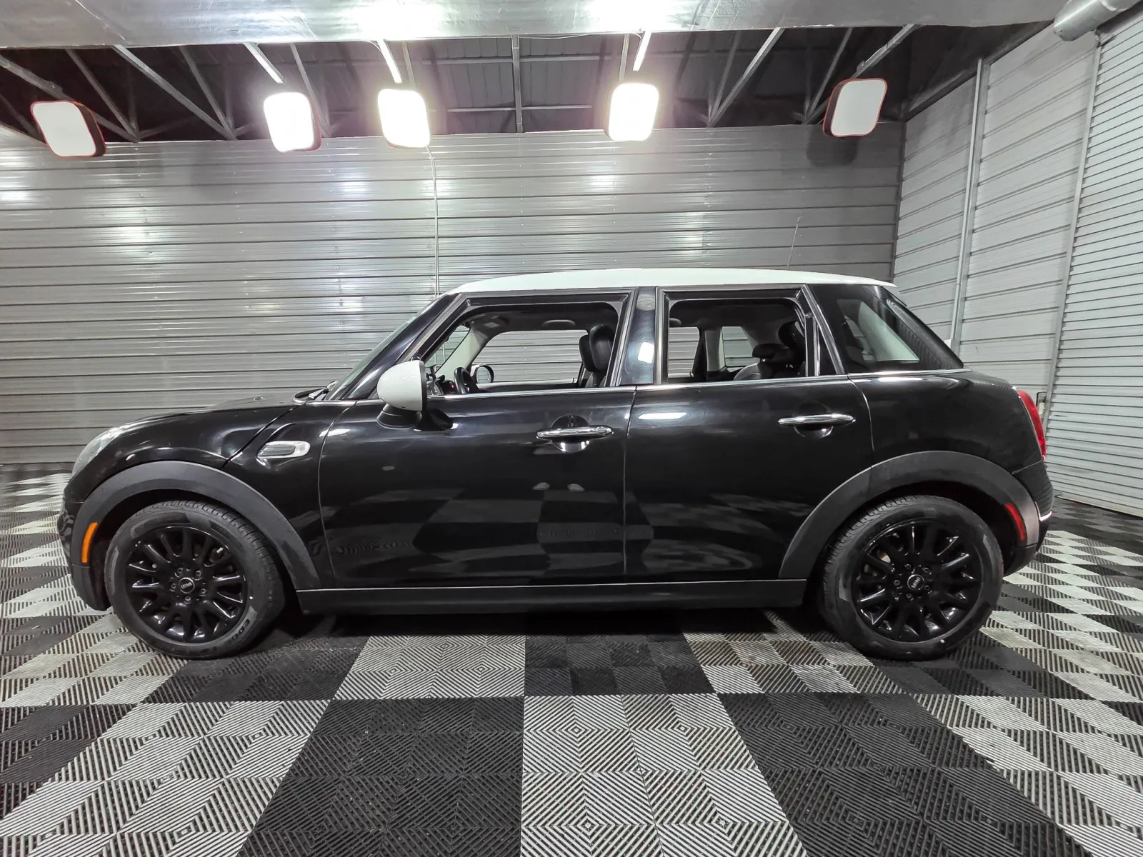 2019 MINI Hardtop 4 Door - Photo 8
