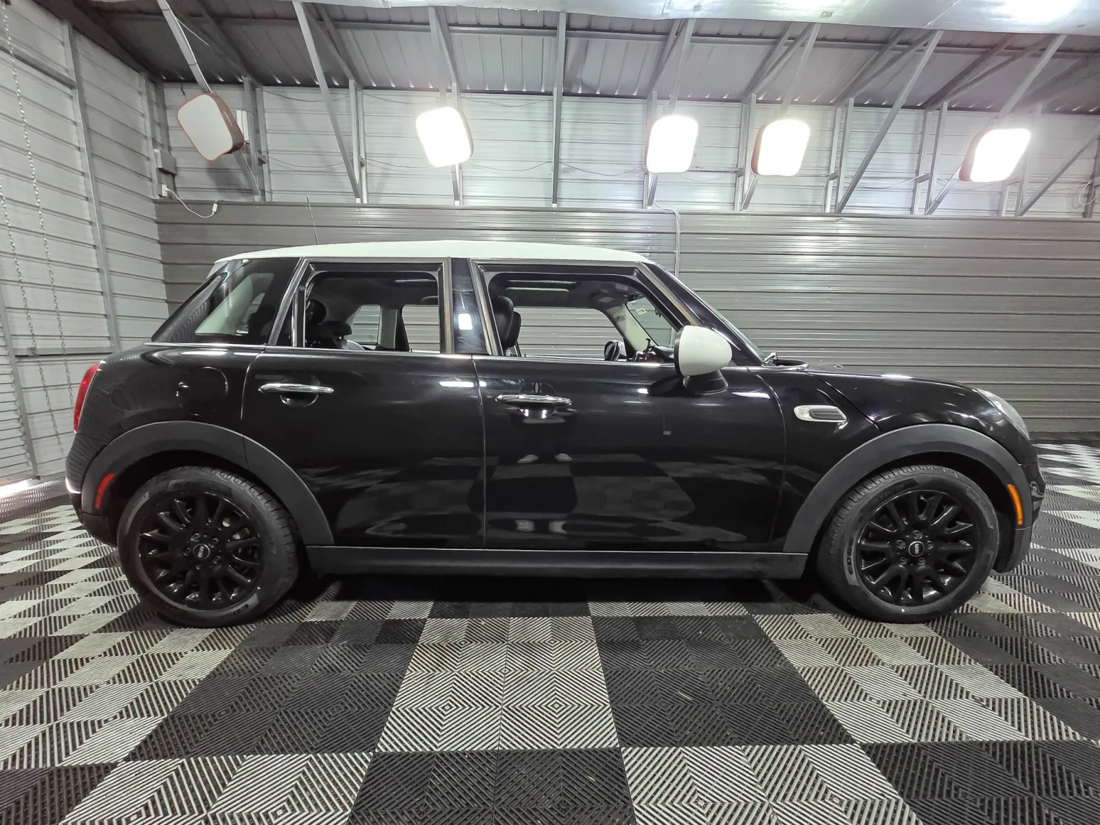 2019 MINI Hardtop 4 Door - Photo 9
