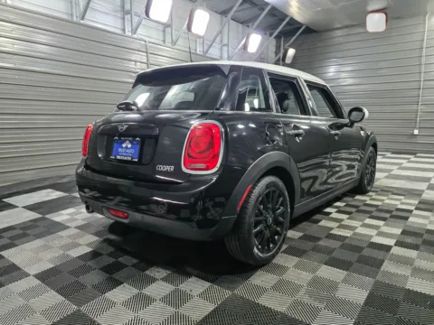 More photos of 2019 MINI Hardtop 4 Door Cooper S Hatchback w/Signature Trim at Trust Auto, MD