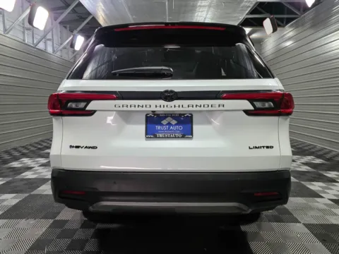 More photos of 2024 Toyota Grand Highlander Hybrid Limited at Trust Auto, MD